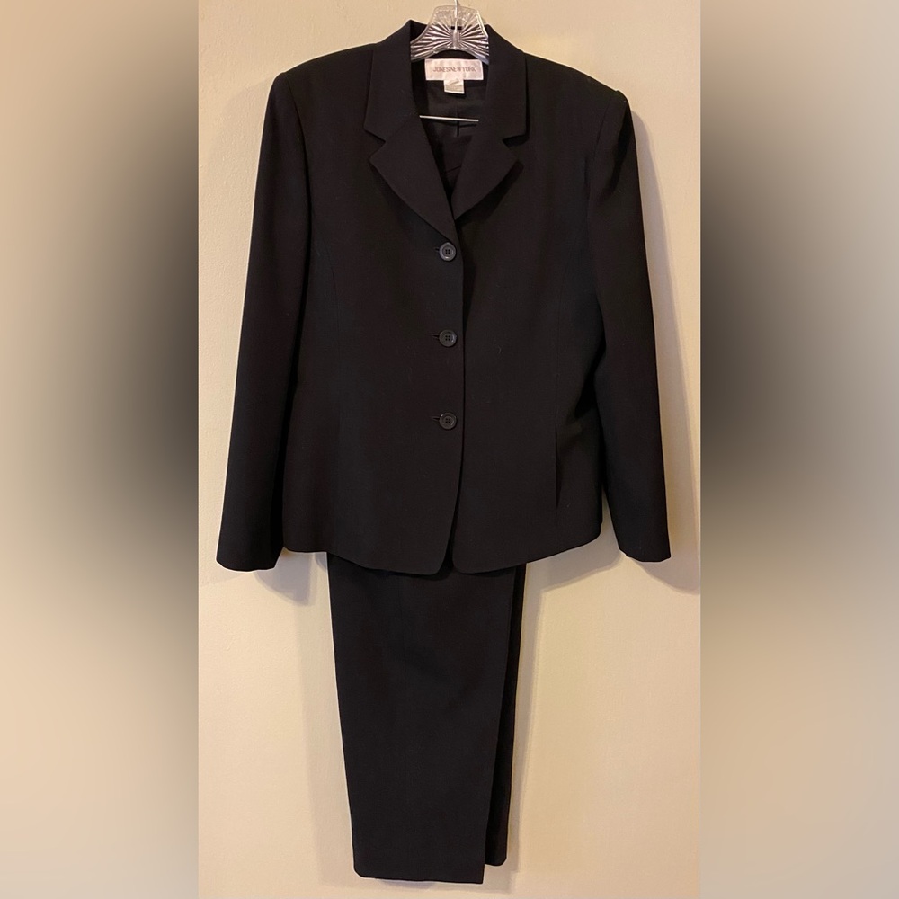 Jones New York Classic women’s black blazer and slacks pant suit